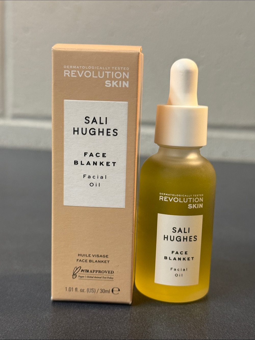 Revolution Skin Sali Hughes Face Blanket Facial Oil - Cream/Yellow